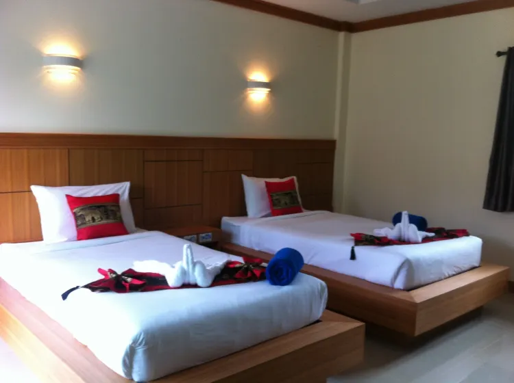 Standard Twin Room in Hotel Building