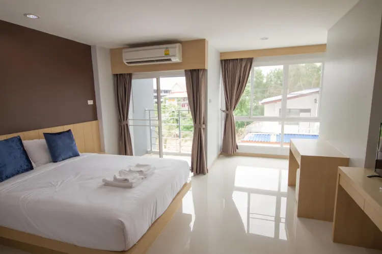 ห้องดีลักซ์ เตียงใหญ่ 1 เตียง