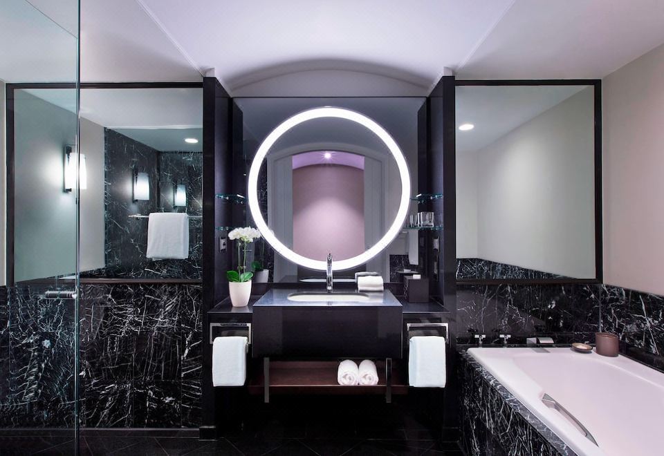 Sheraton Grand Sydney Hyde ParkExecutive Suite With Club Access