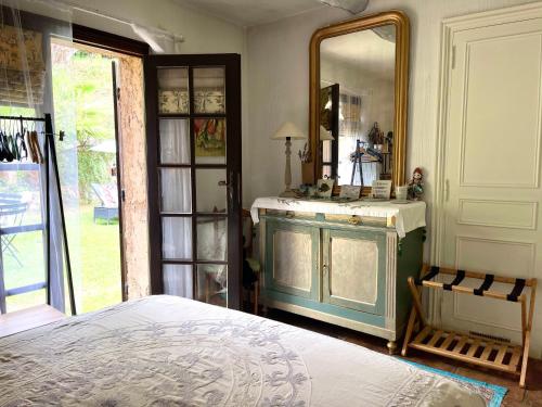 双人房（带公共浴室）