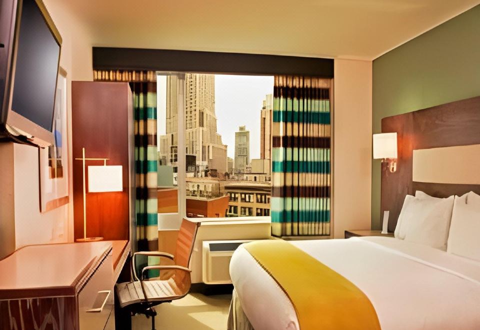 Holiday Inn Express MANHATTAN TIMES SQUARE SOUTH by IHGStandard Room