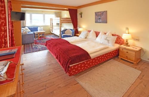 享有游泳池景致的一室公寓