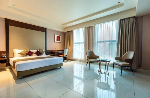Hotel M Pro Palace Mysore - 12 Minutes to Mysore Palace