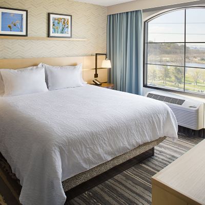 King Room with Harbour View Hilton Garden Inn Providence Promo Code