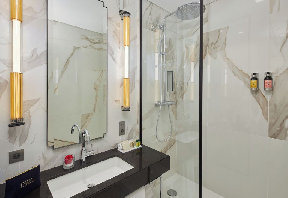 Fraser Suites le Claridge Champs-ElyséesOne Bedroom Premier Suite