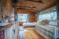 The Hygge Hut - 1 Bed - Freshwest Beach Retreat Hotels in Stackpole