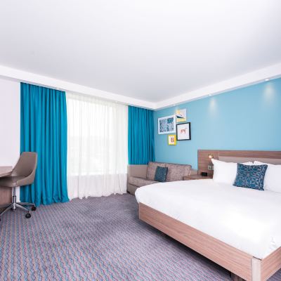 大床房角落房間非吸煙帶沙發 貝爾法斯特市中心希爾頓歡朋酒店優惠