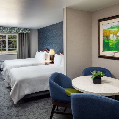 Deluxe Room Irish Cottage Inn & Suites Promo Code