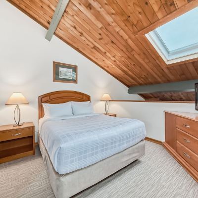 Loft Queen Suite Jasper Inn & Suites by Innhotels Promo Code