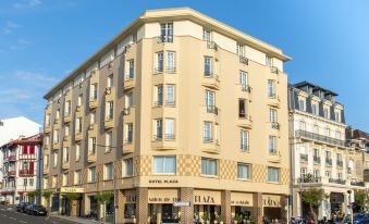 Hotel Plaza Biarritz Plage - Handwritten Collection - Housity