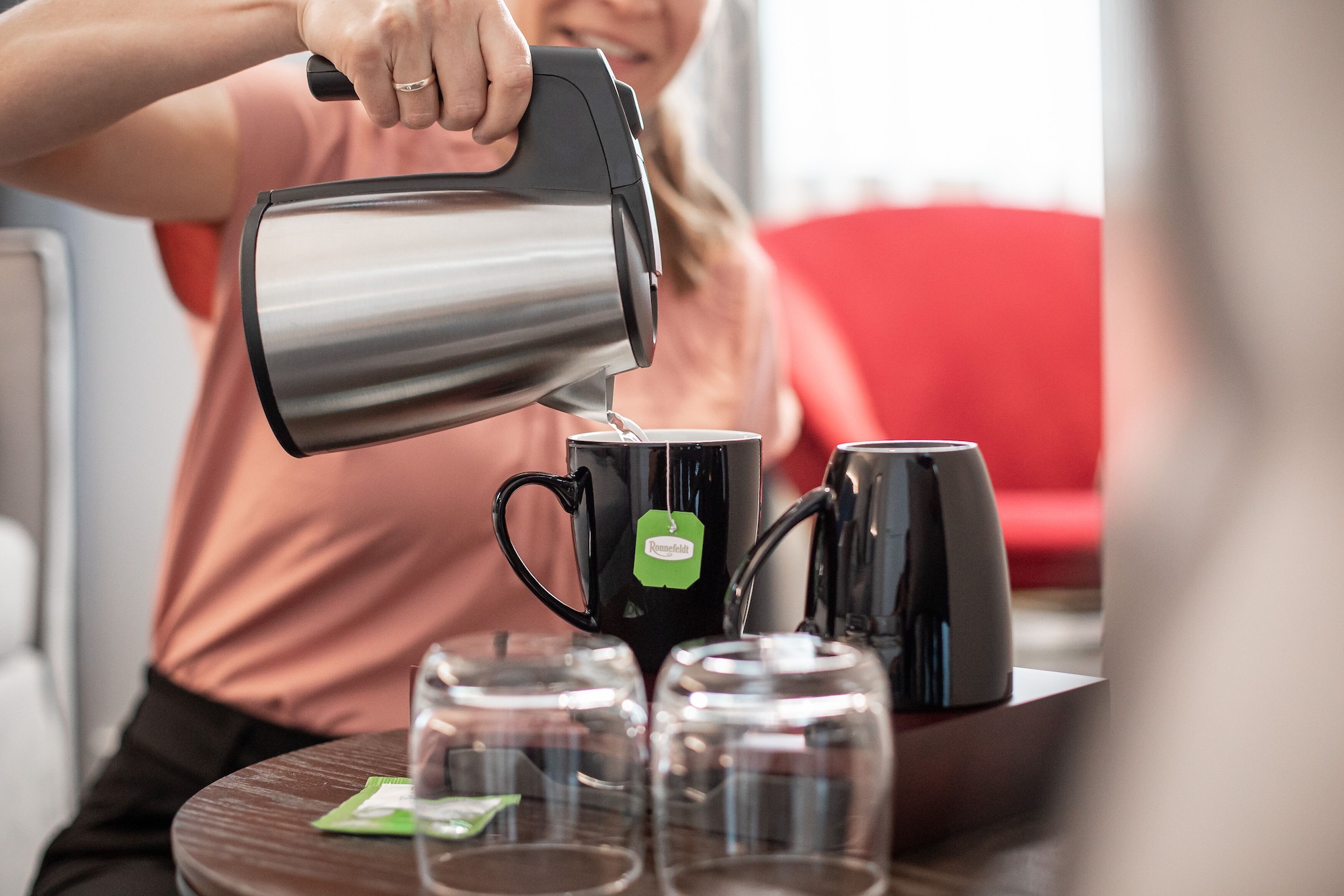 Villa Rein Boutiquehotel高级双人房， 1 张特大床， 阳台， 山景