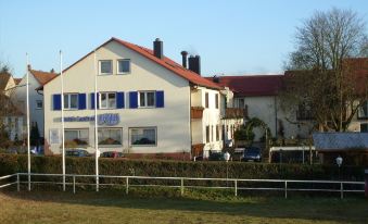 Hotel-Restaurant Fröhlich - Housity