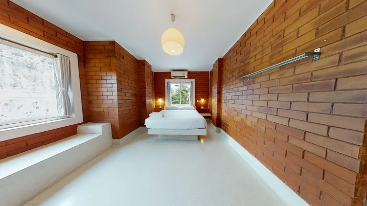 ห้องดีลักซ์ เตียงใหญ่ 1 เตียง