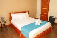 Luxury villa with sky pool and scenic ocean views, 10 mins from airport  호텔