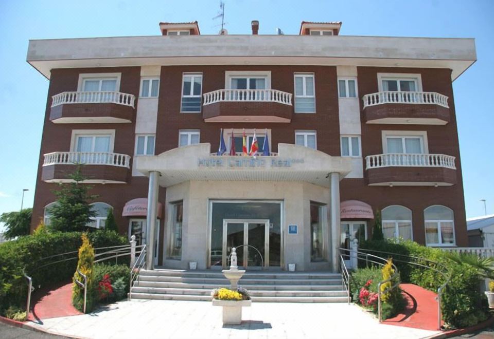 Hotel del Camino Real - Housity