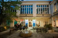Jacques Brel Hostel