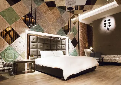 Royal Group Motel Feng Shan Branch Ξενοδοχεία στην πόλη 