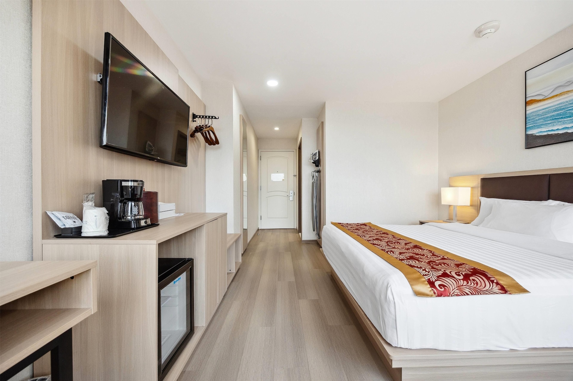 客房（1张特大床，行动无障碍，带浴缸、扶手）