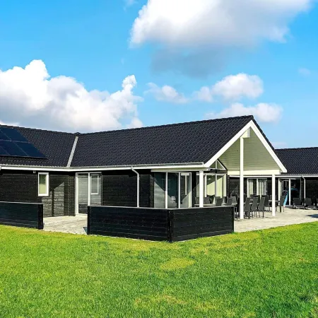 5 Star Holiday Home in Grenaa Отели в г. Грено