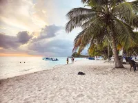 Apartment 5 Mins Walk To The Beach