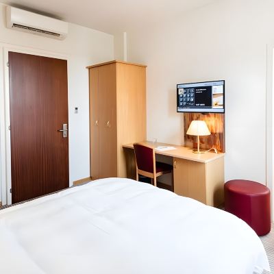 Economy Double Room (Grandlit) Hotel Rochat Promo Code