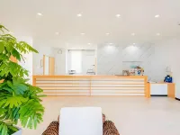 LOW COST RESORT MANZA BEACH 온나 호텔