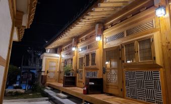 Gyeongju Taverna Hanok Stay