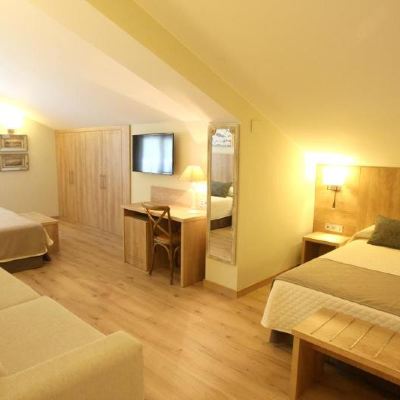 Triple Room (3 Persons)