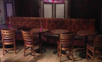 Castle Inn - Housity