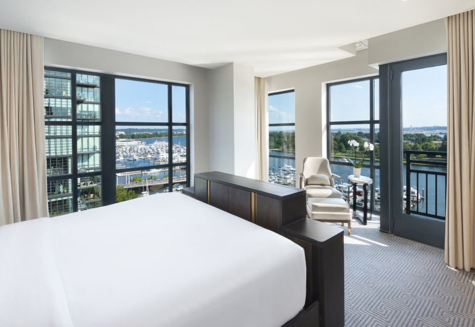 河景一卧室套房 - 帶陽台