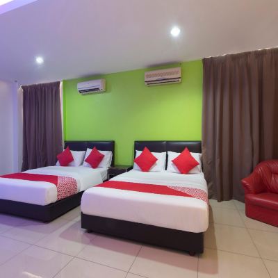 Suite Keluarga Kupon OYO 44072 Mines Cempaka Hotel
