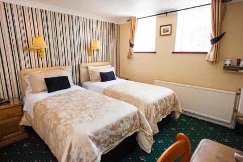 Pulteney House Small Semi-Basement Twin Room