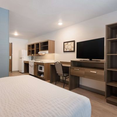 Accessible Queen Room with Accessible Tub-Non Smoking WoodSpring Suites Promo Code