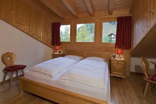 带阳台的两卧室公寓