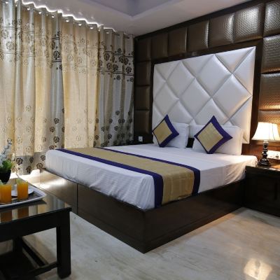 Deluxe King Room Hotel Delhi Pride Promo Code