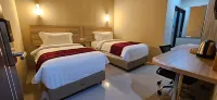 Sunflower Hotel Syariah near Juanda Airport