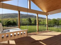 Getaway and relax! Enjoy the James River with mountain views! Hôtels à : Comte de Botetourt