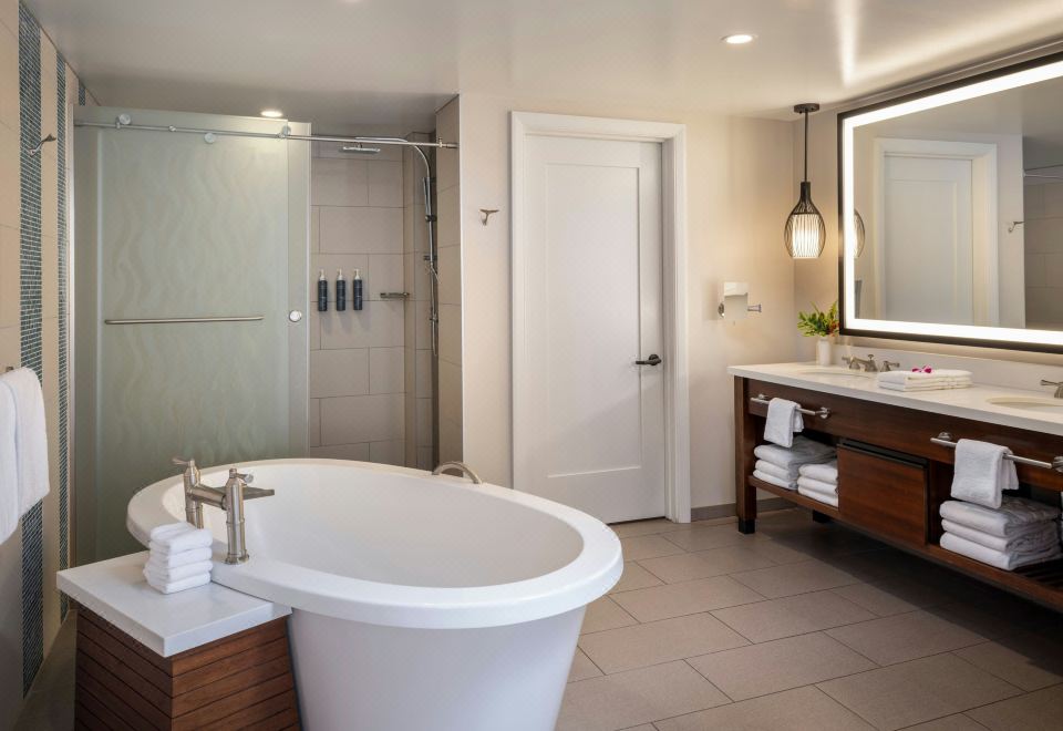 The Westin Nanea Ocean Villas, Ka'AnapaliTwo Bedroom Villa with Resort View