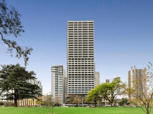 带城景的双卧室公寓