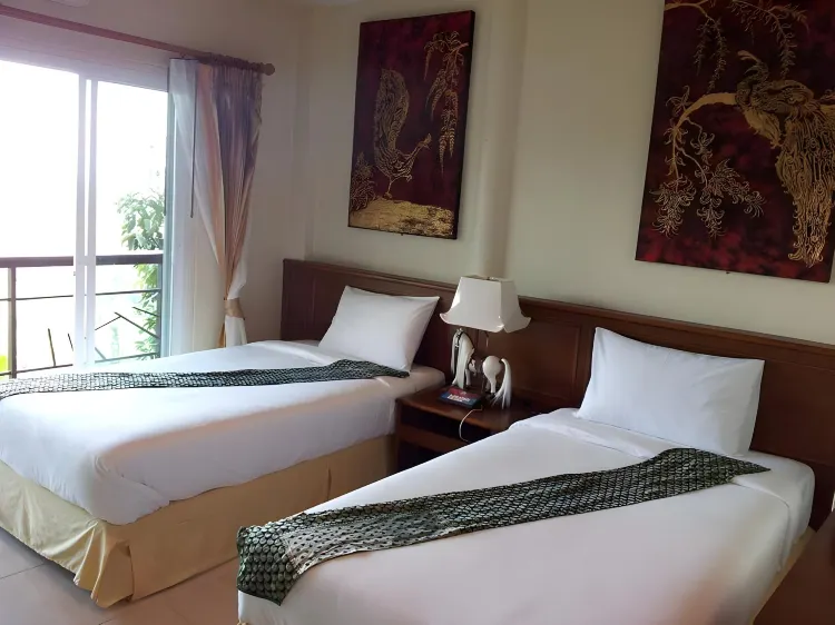 Deluxe Suite Twin-Mountain View