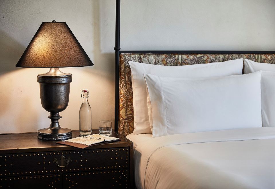 经典房， 1张特大床 （阿卡塔）