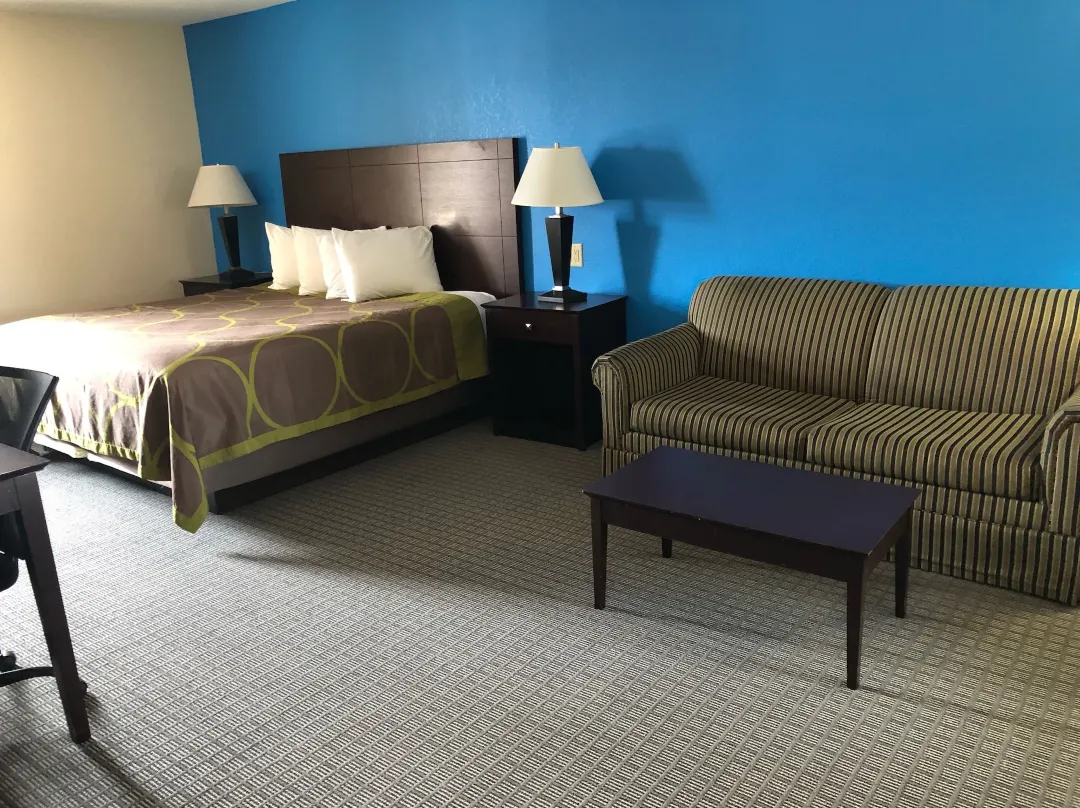Amerivu Inn & Suites - Eau Claire, WI