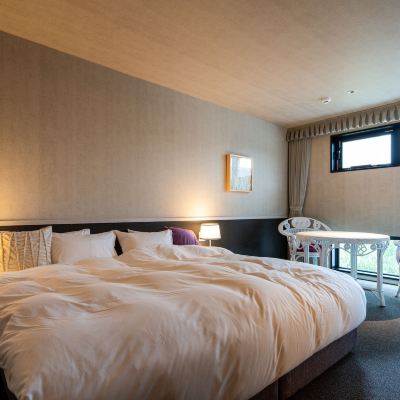 Room#203 Deluxe Room King La Viola Promo Code