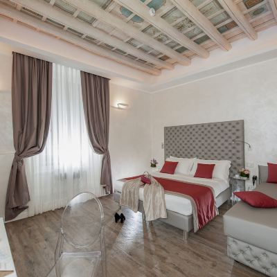 Quadruple Room Hotel Navona Promo Code