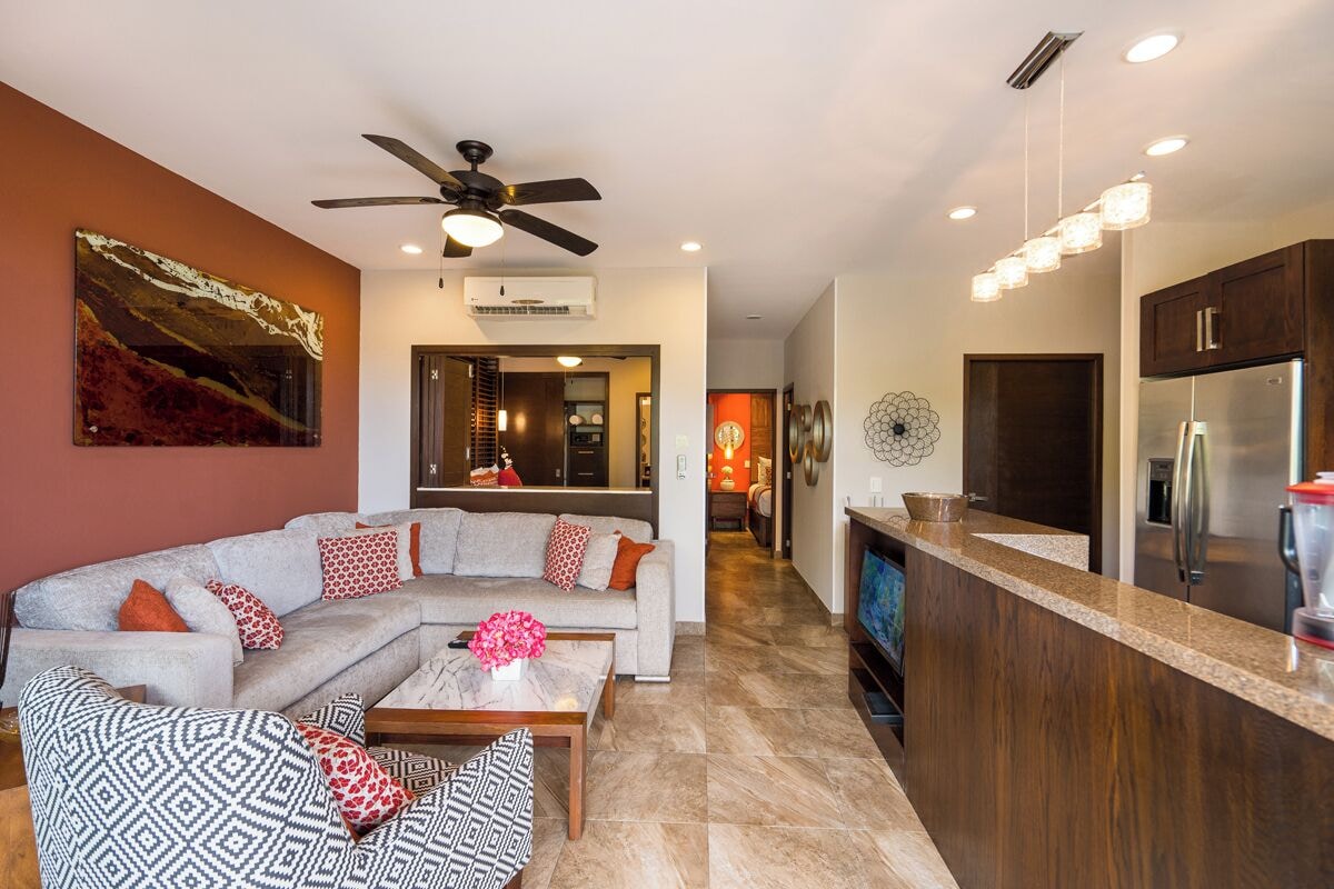 奢华套房， 2 间卧室， 部分海洋景观