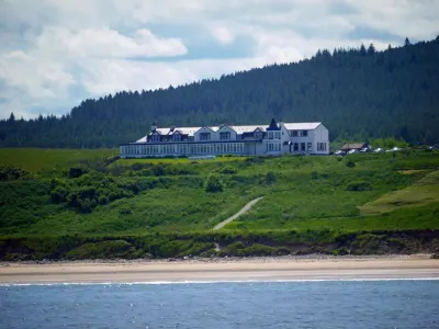 Cullen Bay Hotel Отели в г. 