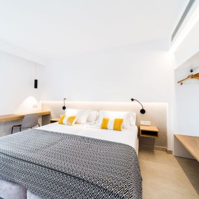 Select One-Bedroom Apartment Inturotel Esmeralda Park Promo Code