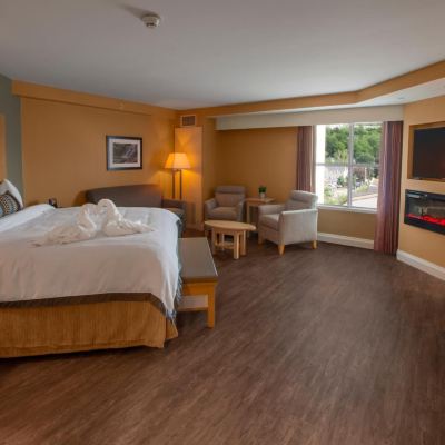 King Room with Fireplace Hotel Ithaca Promo Code