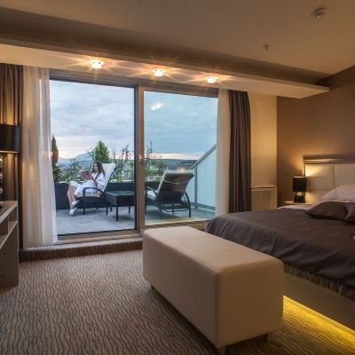 Deluxe Suite Hotel Aurel Promo Code