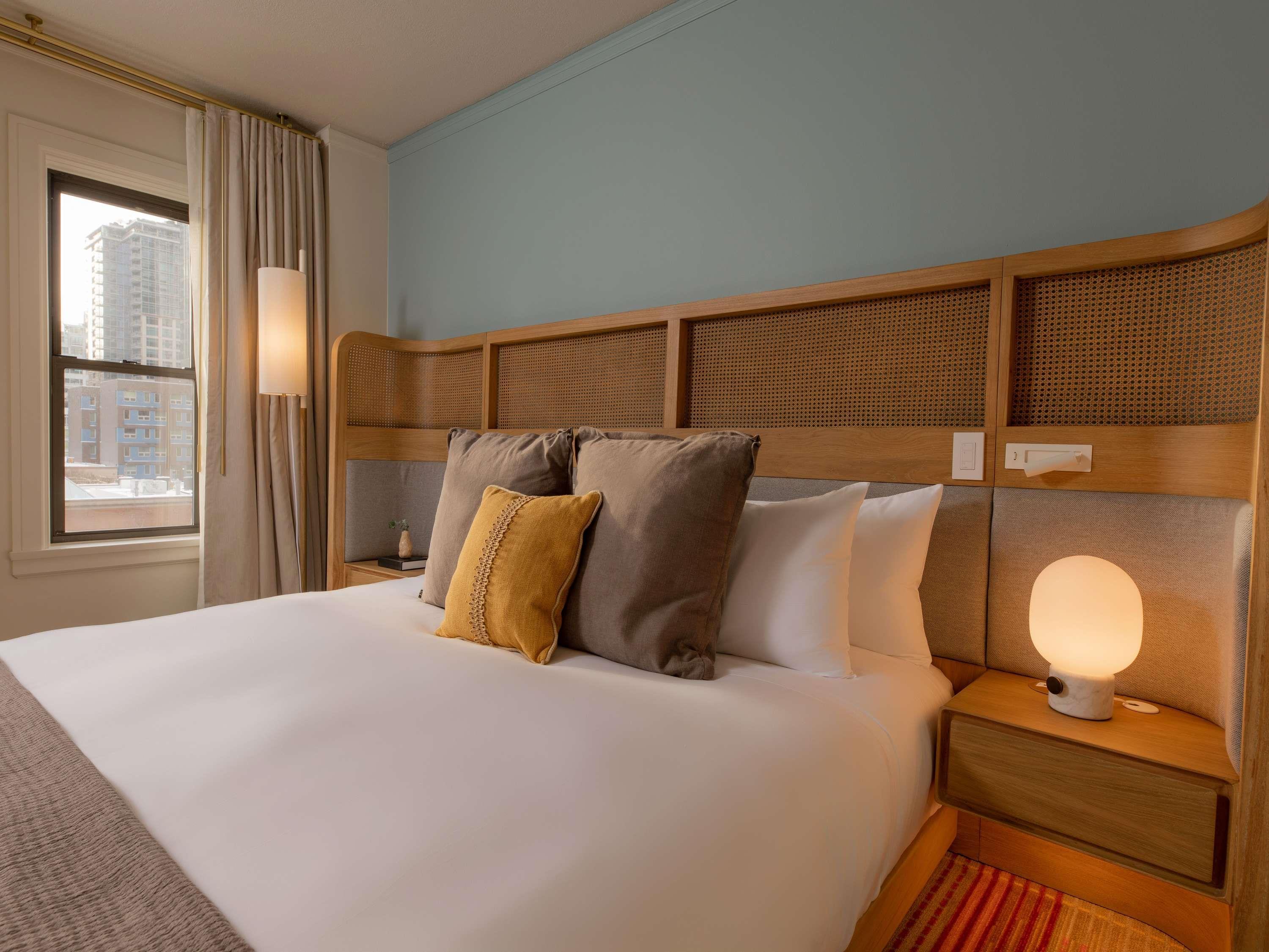 无障碍豪华特大床房